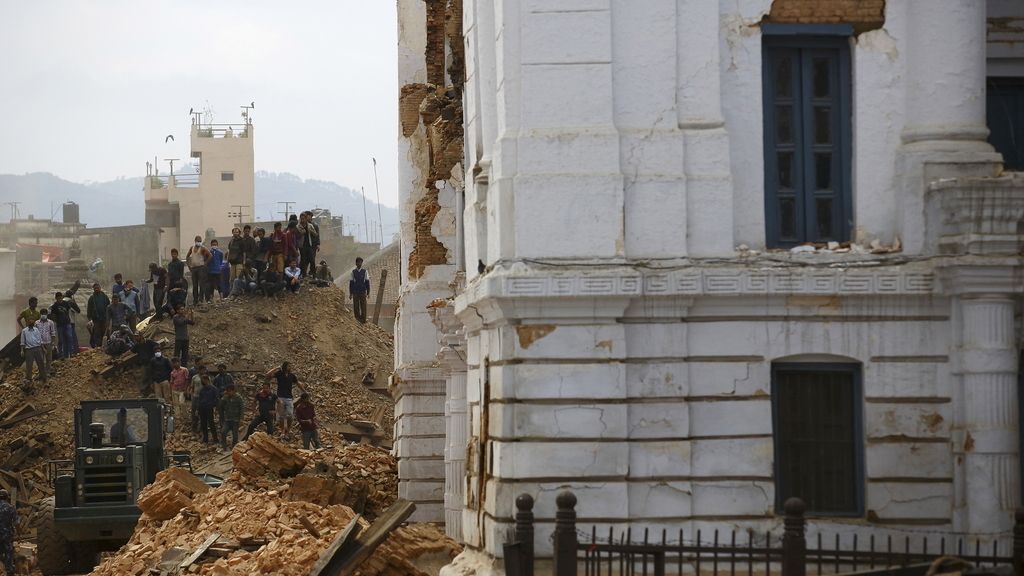 Un terremoto de 7,9 grados en la escala Ritcher sacude Nepal