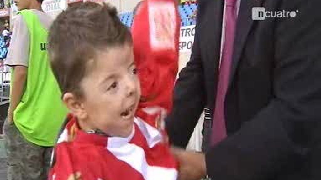 Almería se vuelca con Edu