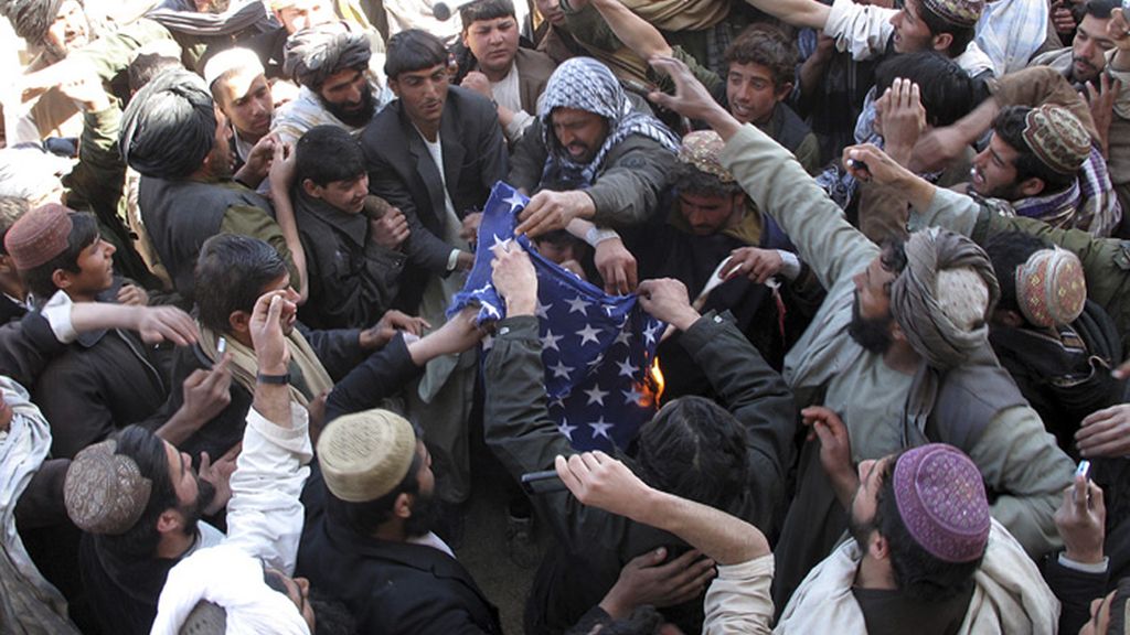 La quema de ejemplares del Corán realizada en la base aérea de Bagram desató tres días de violentas protestas con varios muertos.