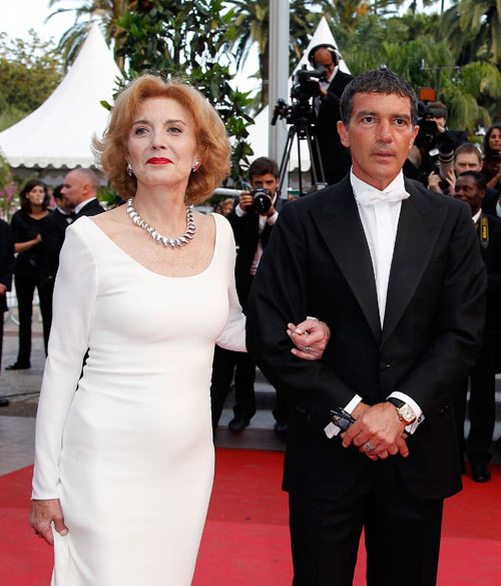 Modelitos y modelazos en la alfombra roja de Almodóvar en Cannes