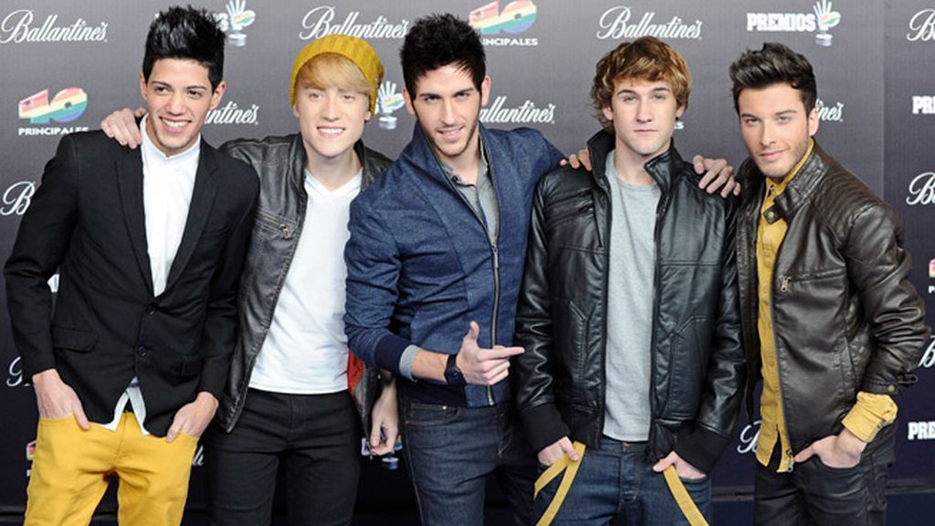 'Auryn', los chicos de moda, conjuntados en tonos mostaza