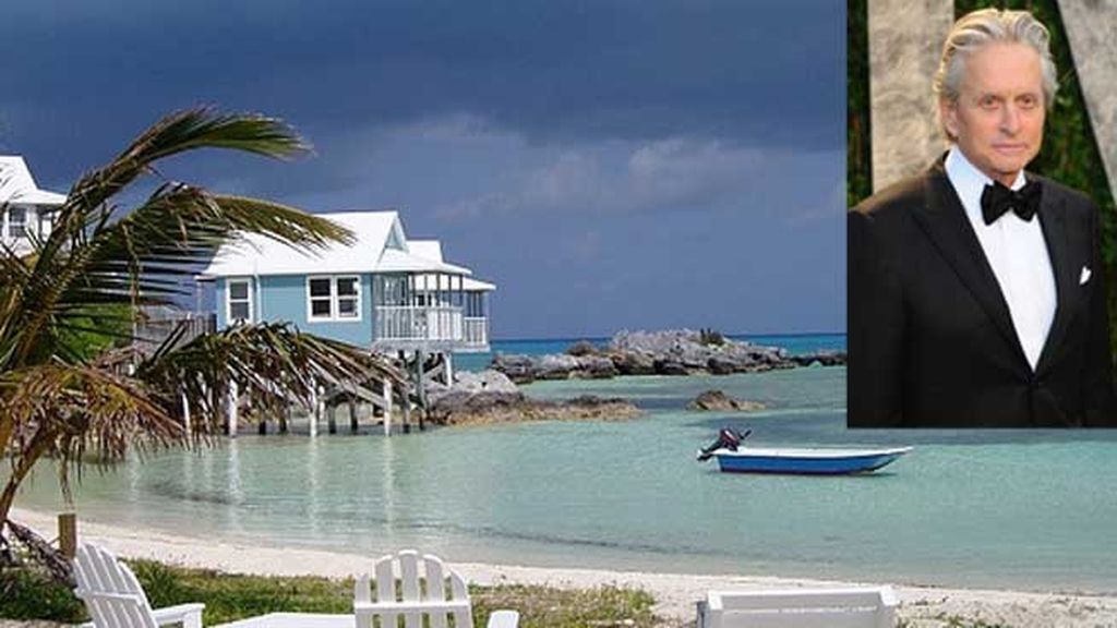 Michael Douglas, Ariel Sands en Bermudas