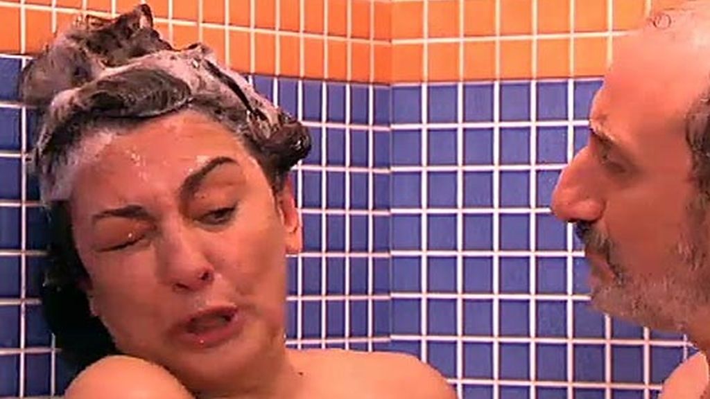 ¡Araceli y Enrique juntos en la ducha!