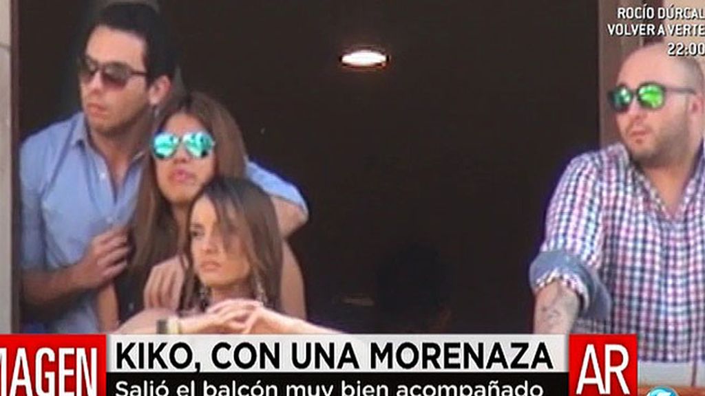 La joven ha compartido balcón con Chabelita, Alberto y el pequeño Francisco