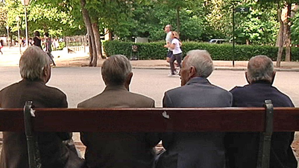 Jubilados en un parque