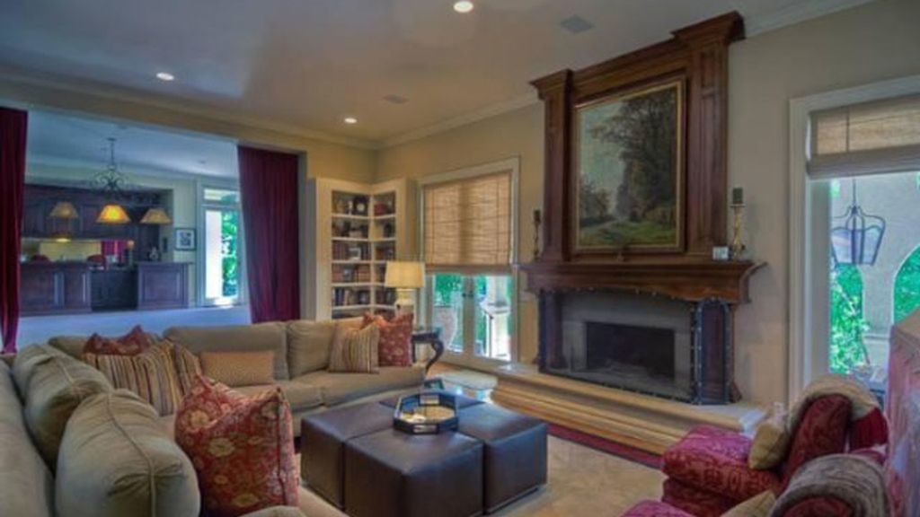 Mark Wahlberg vende su espectacular mansión de Beverly Hills