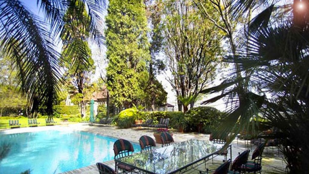 Sandra Bullock se compra una mansión con gimnasio, pista de tenis, piscina y minicine