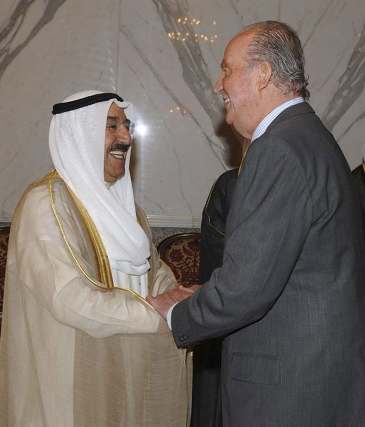 El rey Juan Carlos durante el encuentro que ha mantenido con el emir de Kuwait, el jeque Sabah al Ahmad al Sabah