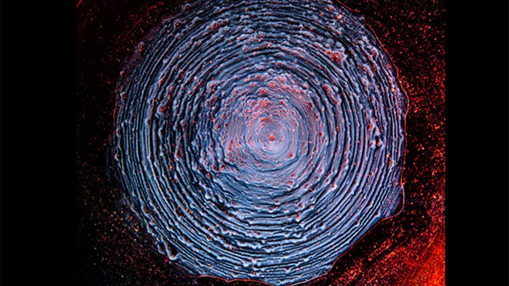 El fotógrafo Ernie Button crea imágenes similares a universos exteriores