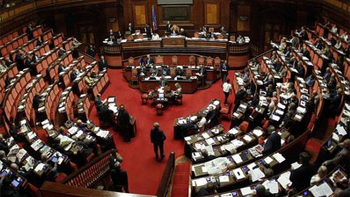 El Senado italiano aprueba el plan de austeridad de Berlusconi