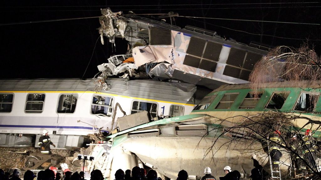 Imágenes del choque de trenes en Polonia