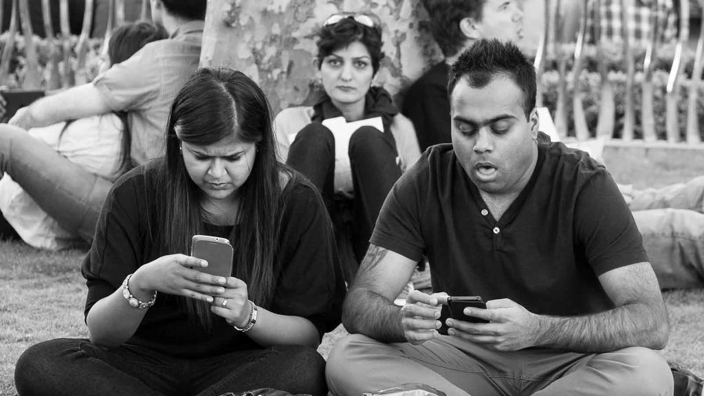 Los móviles 'matan' a la conversación