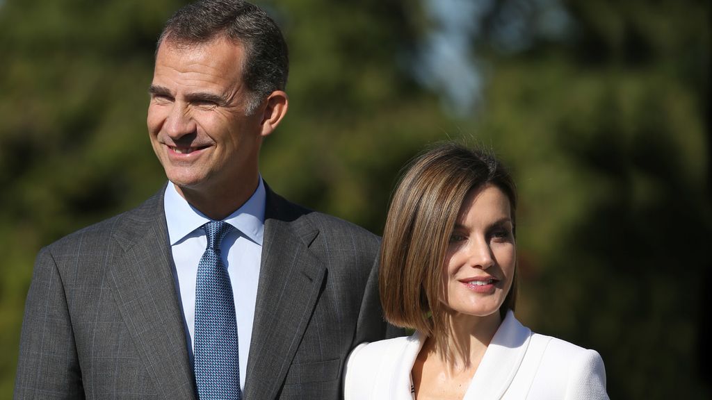 Don Felipe y doña Letizia visitan el panteón y la residencia de George Washington
