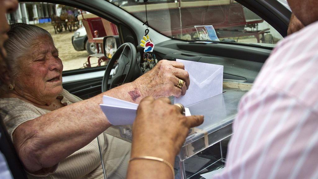 En coche a votar