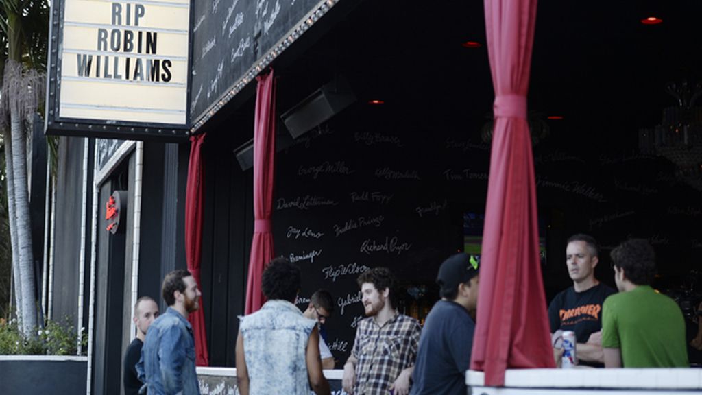 Los fans se han acercado para darle un último adiós