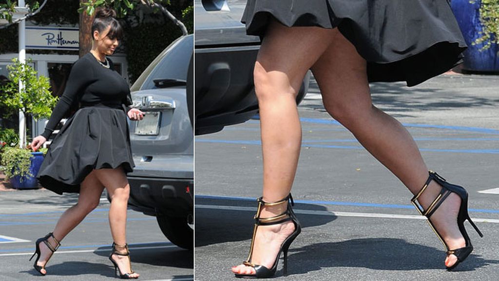 Con sus infinitos tacones recorre las calles de Hollywood