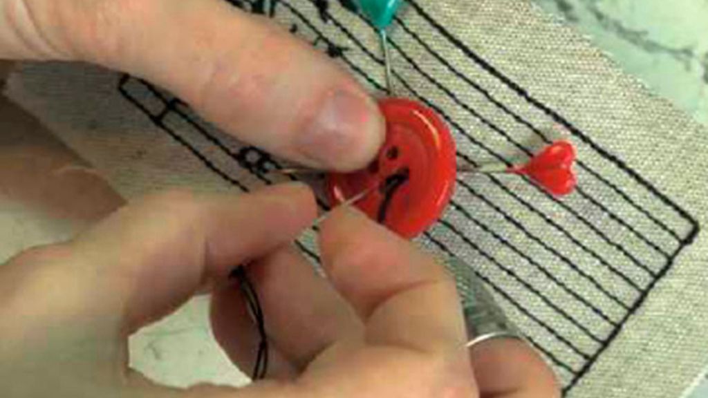 Tricotosas 24: Coser un botón