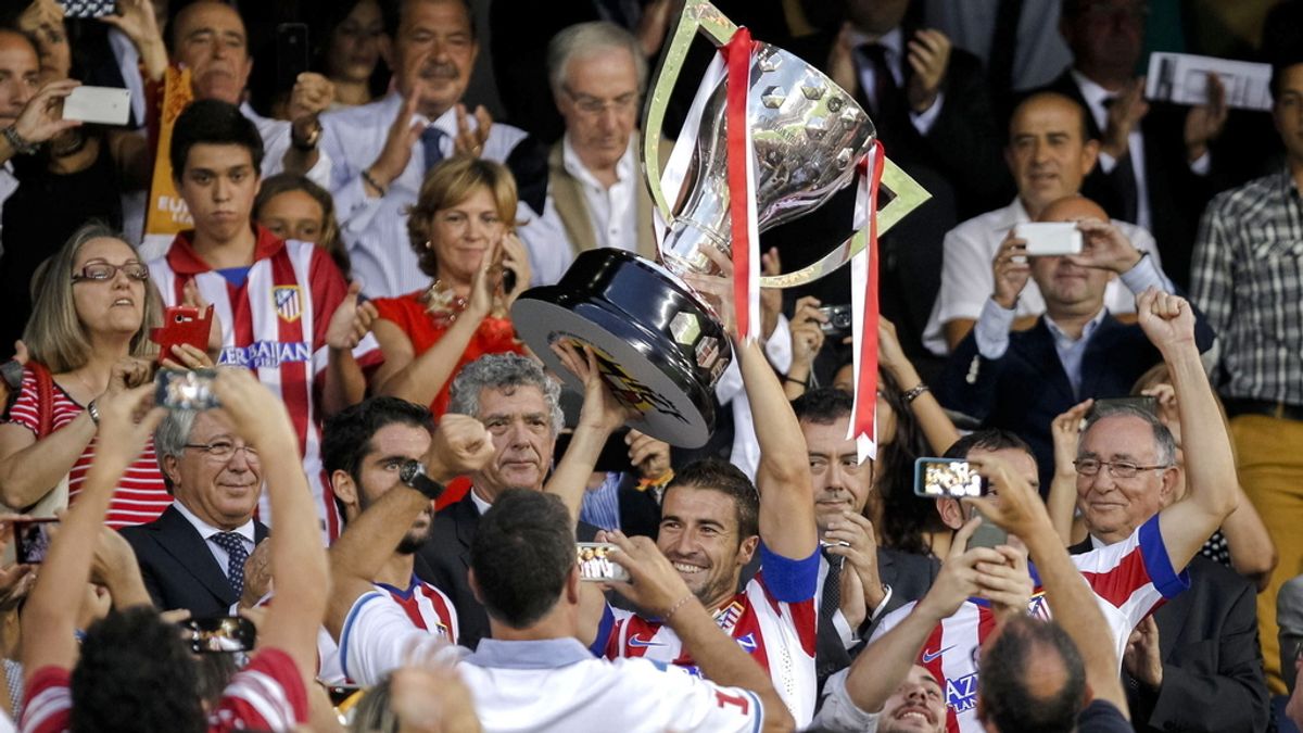 El Atlético de Madrid recoge la Copa de Liga