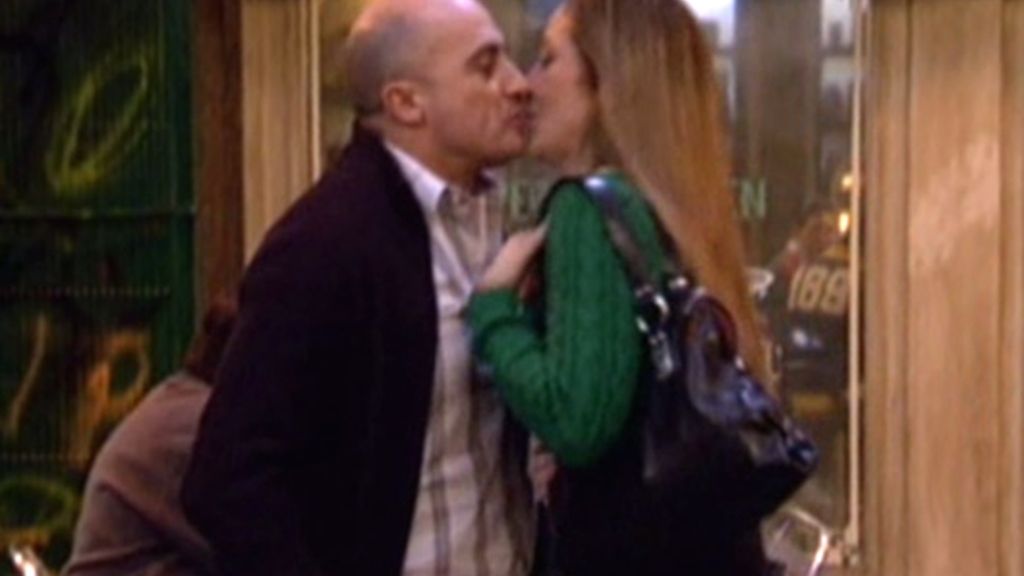 Cupido borracho y con metralleta