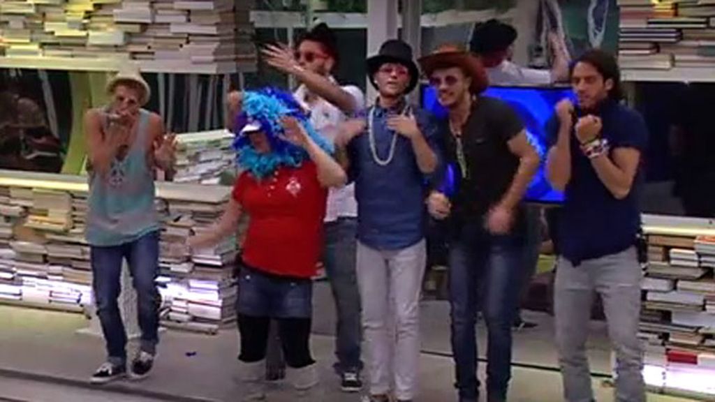 Con pelucas y a lo loco