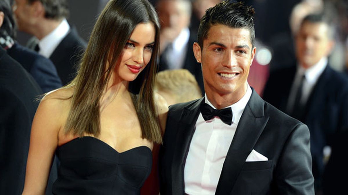Cristiano Ronaldo e Irina Shayk a su llegada a la gala del Balón de Oro