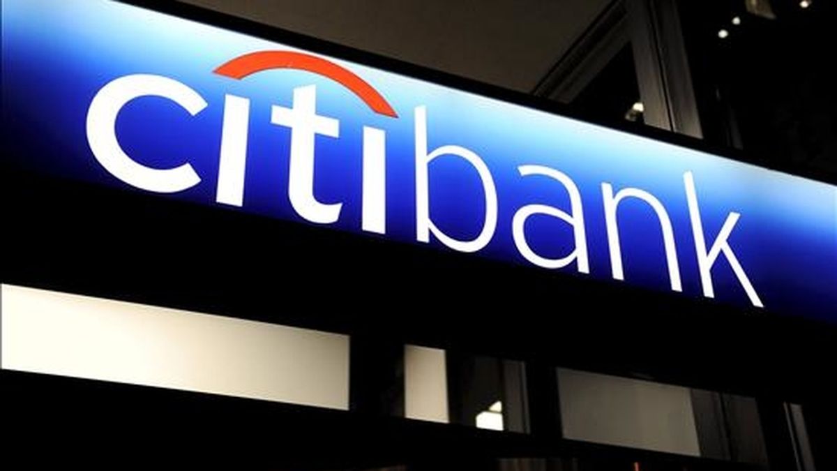 Las acciones de Citigroup se han llegado a negociar a menos de un dólar en la Bolsa de Nueva York en recientes sesiones, en un ambiente de persistente inquietud por el futuro de la entidad a la vista de las ayudas gubernamentales que ha necesitado para tratar de estabilizar su situación. EFE/Archivo