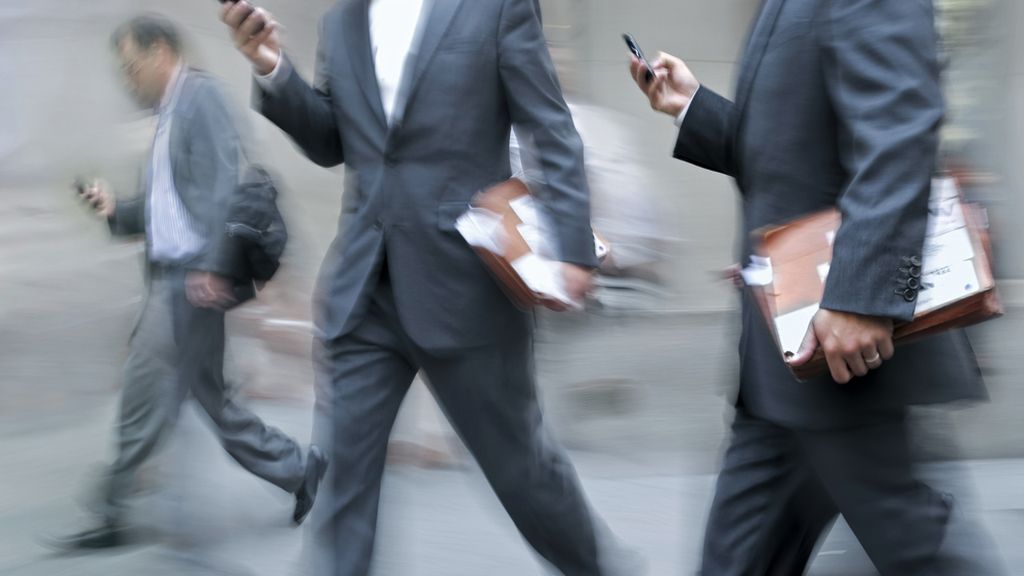 El envío de mensajes a través de móviles se ha disparado con la llegada de los servicios de correo y mensajería instantánea.