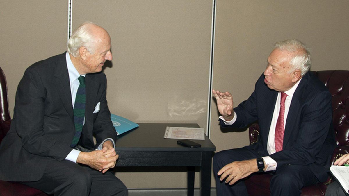 Reunión bilateral de García-Margallo con Staffan de Mistura