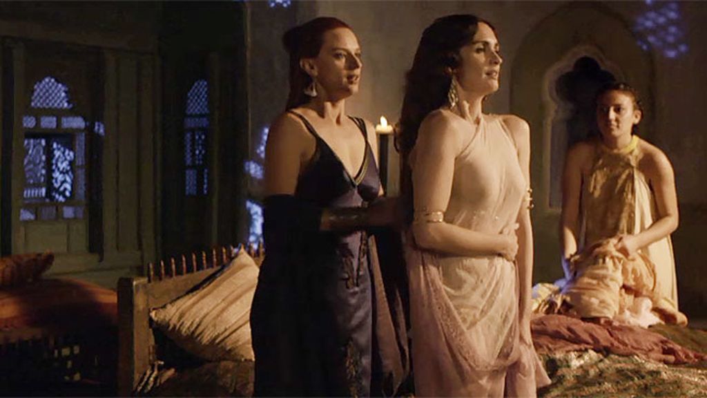 Magdalena llega a palacio tras la lapidación de su madre