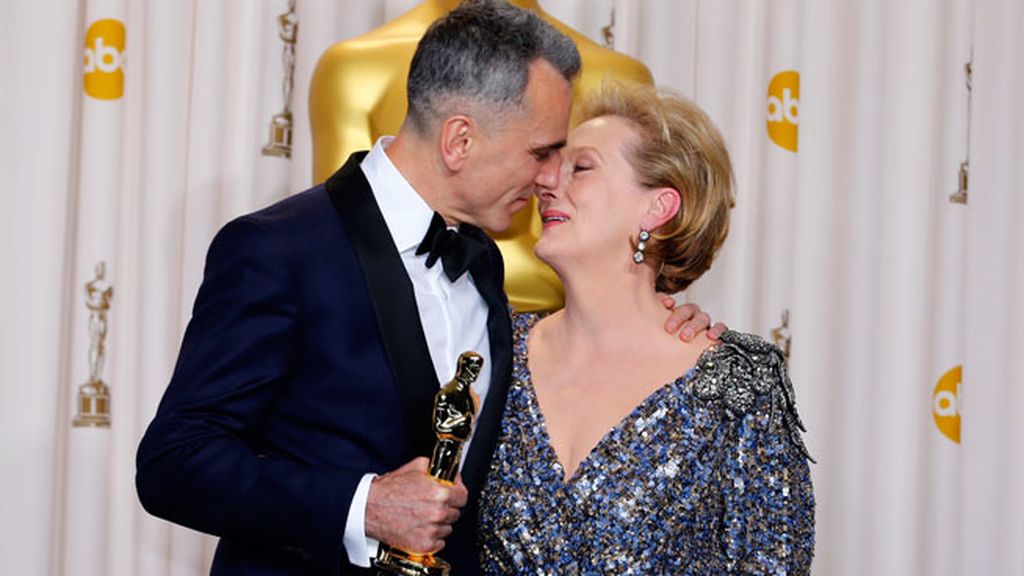 Daniel Day-Lewis besa a Meryl Streep