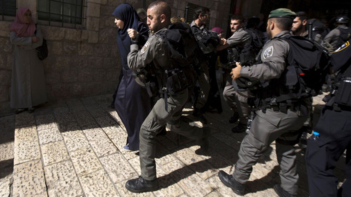 La Policía israelí arresta a varios manifestantes palestinos