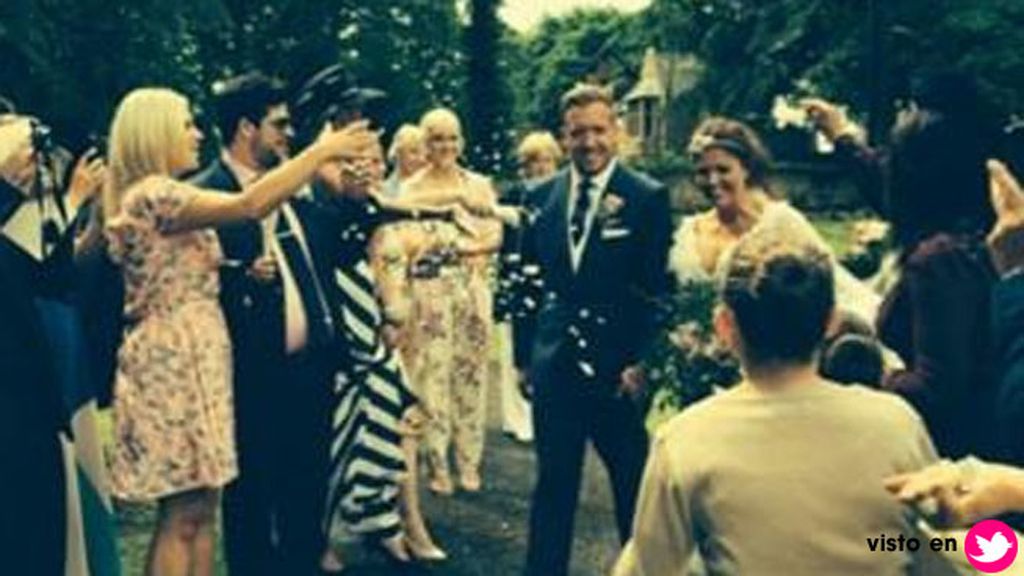 La madre de uno de los One Direction se casa y la 'boy band' se va bodorrio