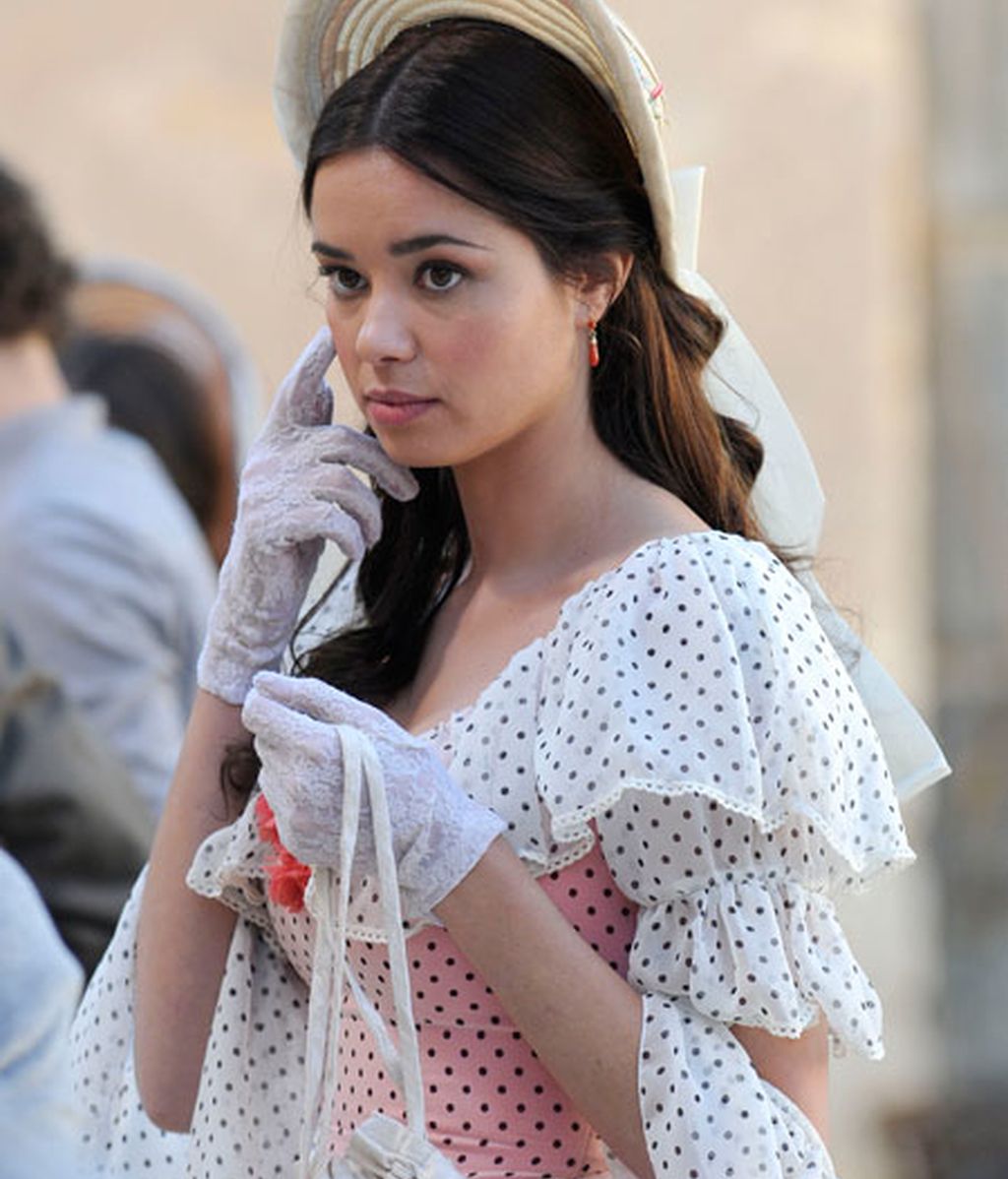 Álex García y Dafne Fernández, un día en el rodaje de Tierra de Lobos