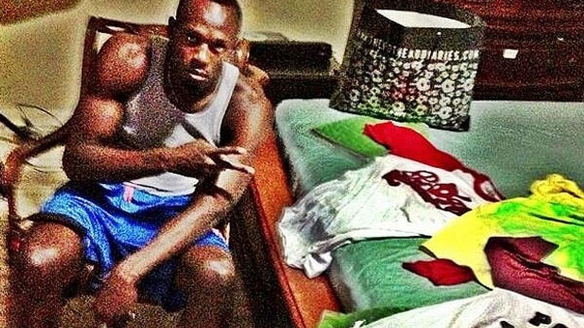 Bolt, envuelto en polémica por posar con camisetas 'pro-cannabis'