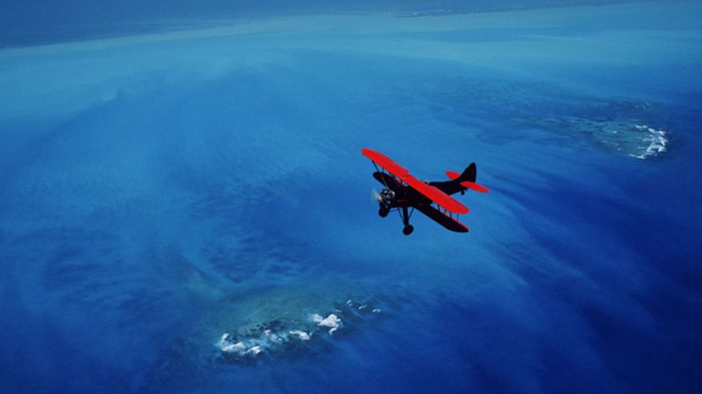 Una avioneta sobrevolando el nacimiento de la corriente del Golfo de Florida, Estados Unidos