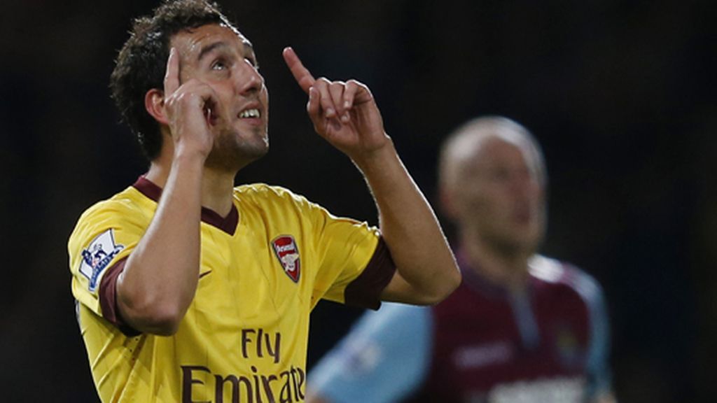 Cerezo dice que le "extraña muchísimo" que el Atlético esté negociando el fichaje de Cazorla Cerezo dice que le "extraña muchísimo" que el Atlético esté negociando el fichaje de Cazorla
