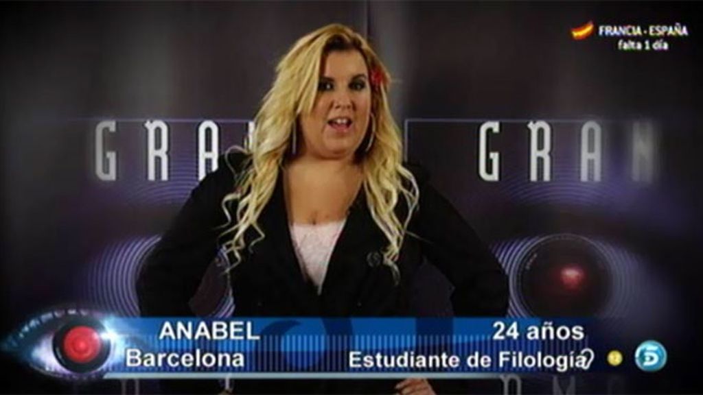 Concursantes y profesoras de musical