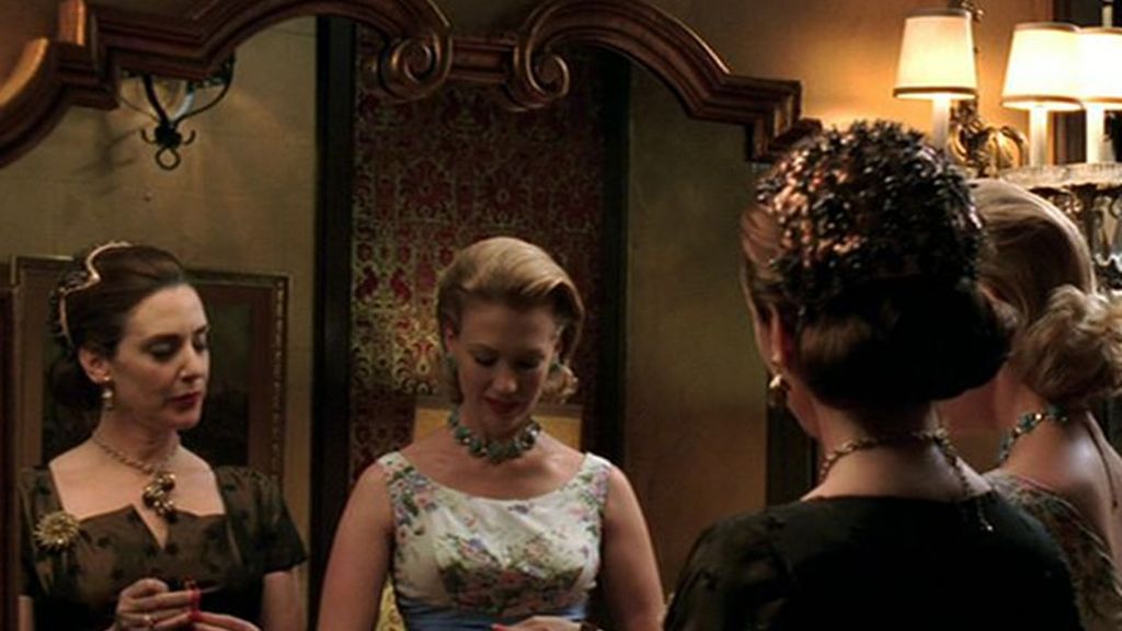 Capítulo 2: El tocador de señoras