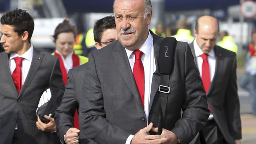 Del Bosque y los jugadores aterrizan en Sudáfrica