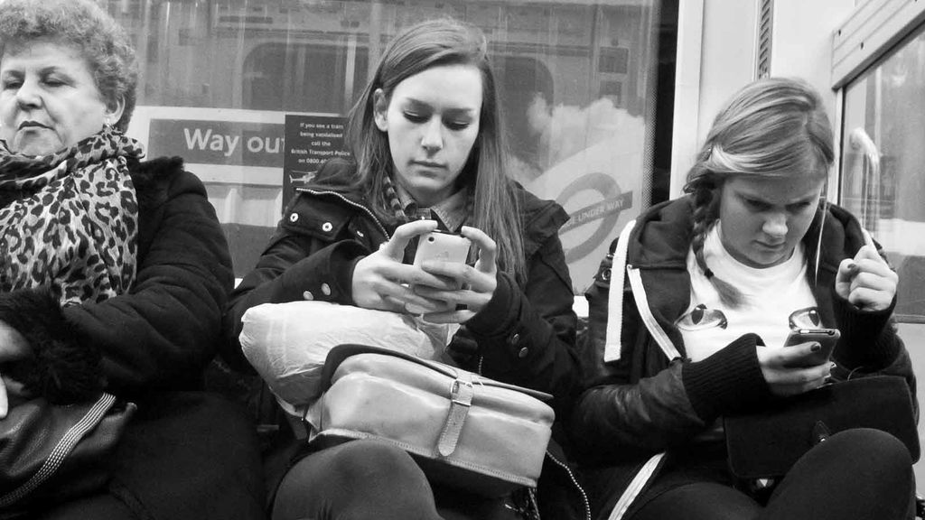 Los móviles 'matan' a la conversación
