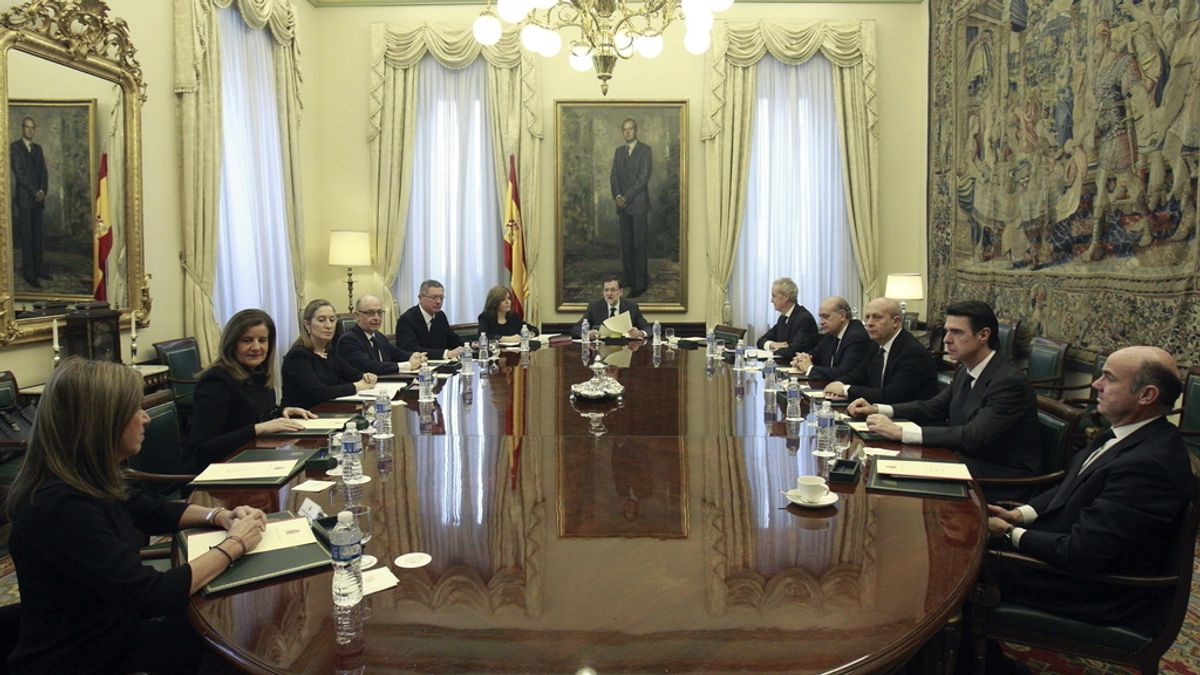 El Gobierno celebra un Consejo de Ministros extraordinario por la muerte de Adolfo Suárez