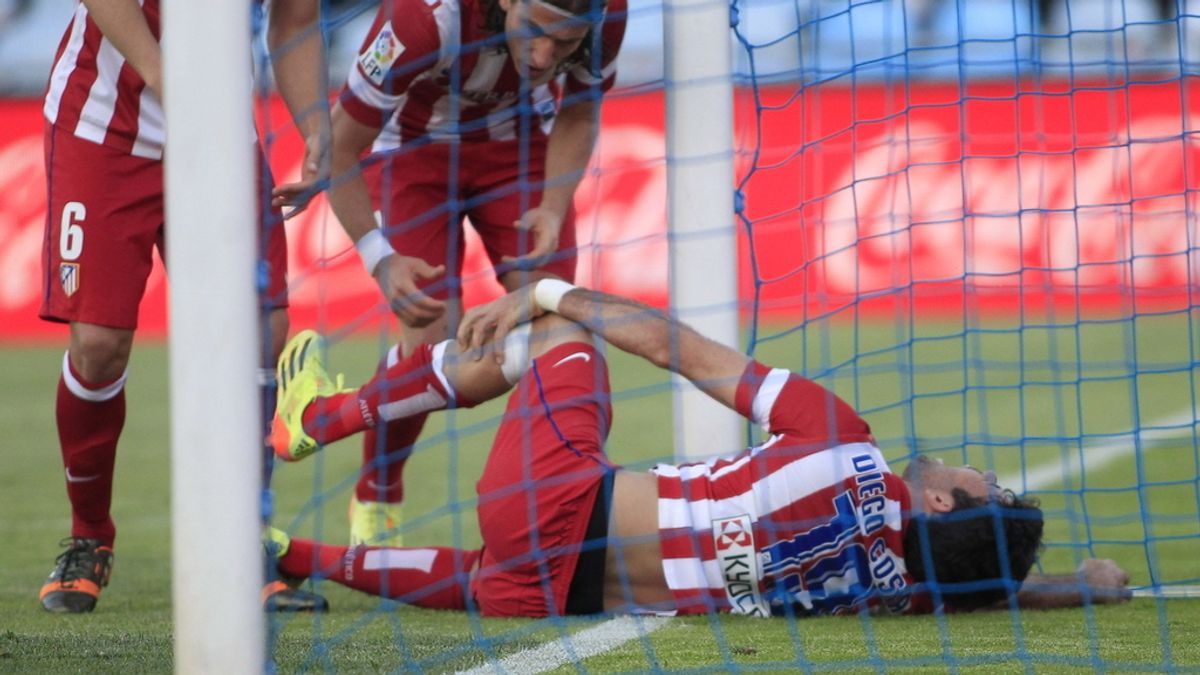 Diego Costa se golpea duramente tras marcar el segundo tanto
