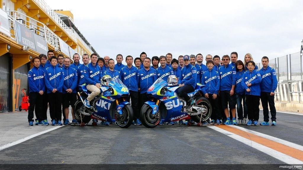 Aleix Espargaró y Maverick Viñales rodando en Valencia