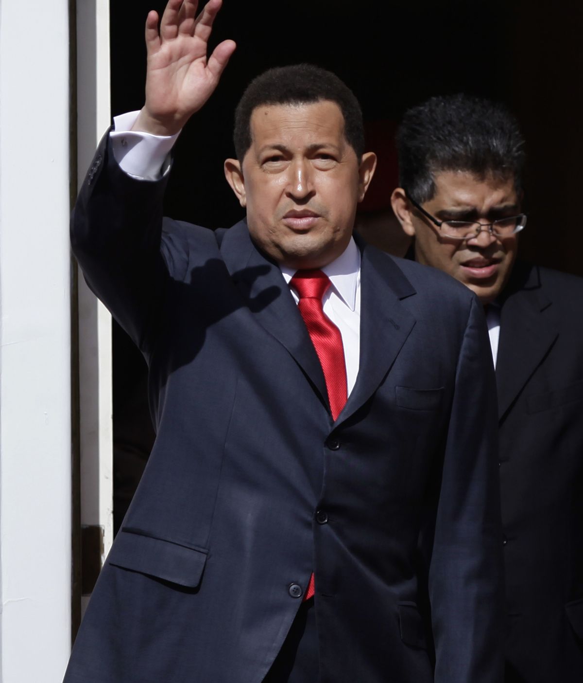 Chávez se despide de Venezuela en su marcha a Cuba