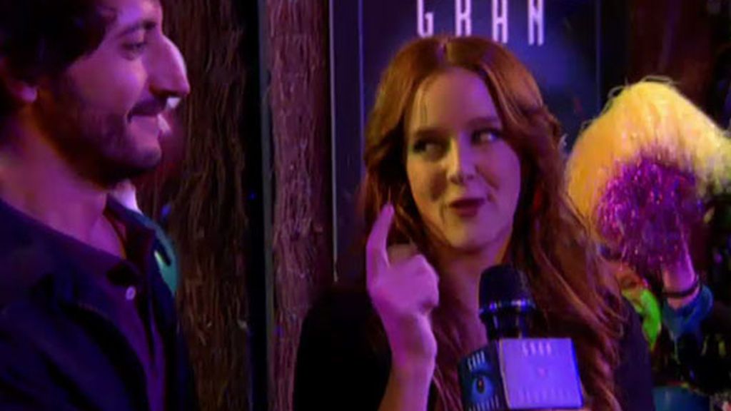 Lorena entra en la casa de Guadalix