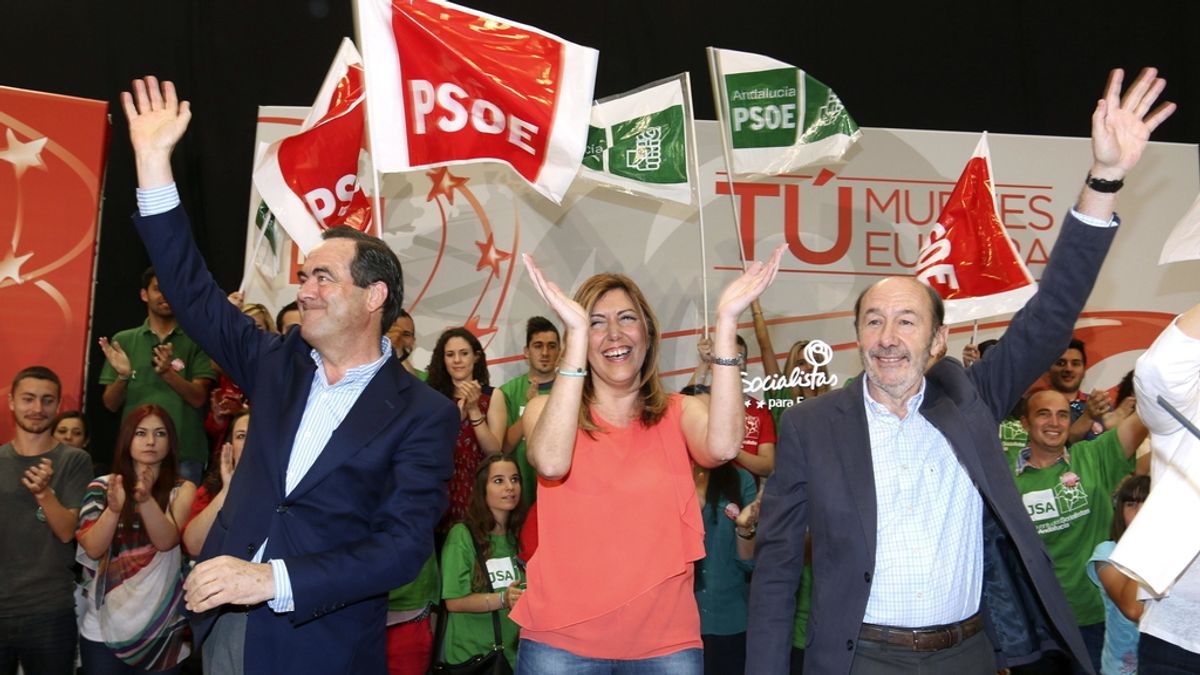 Rubalcaba asiste a un acto del PSOE en Almería
