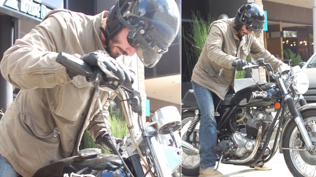 Keanu Reeves, como una moto