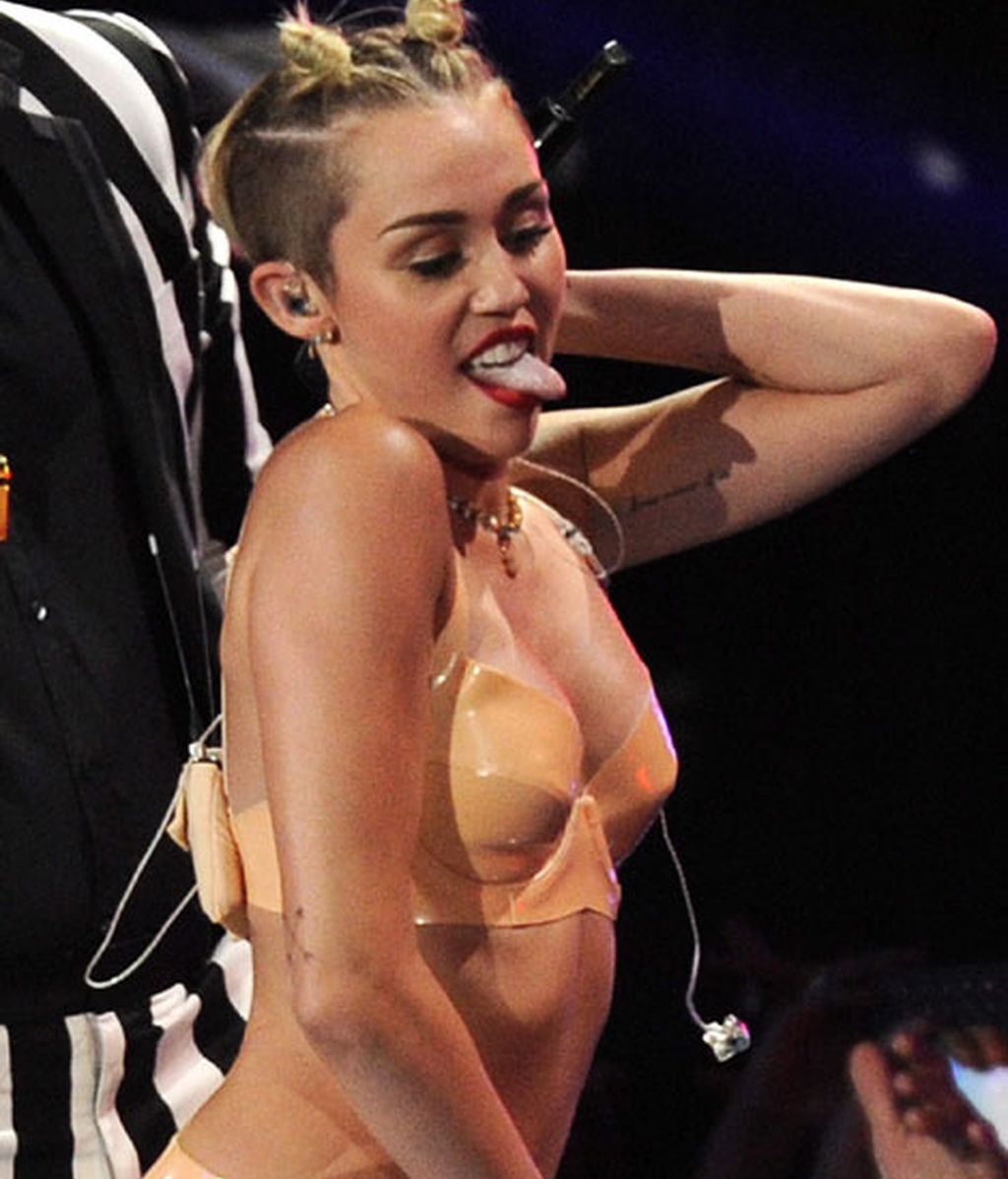 Las mil y una lenguas de Miley Cyrus