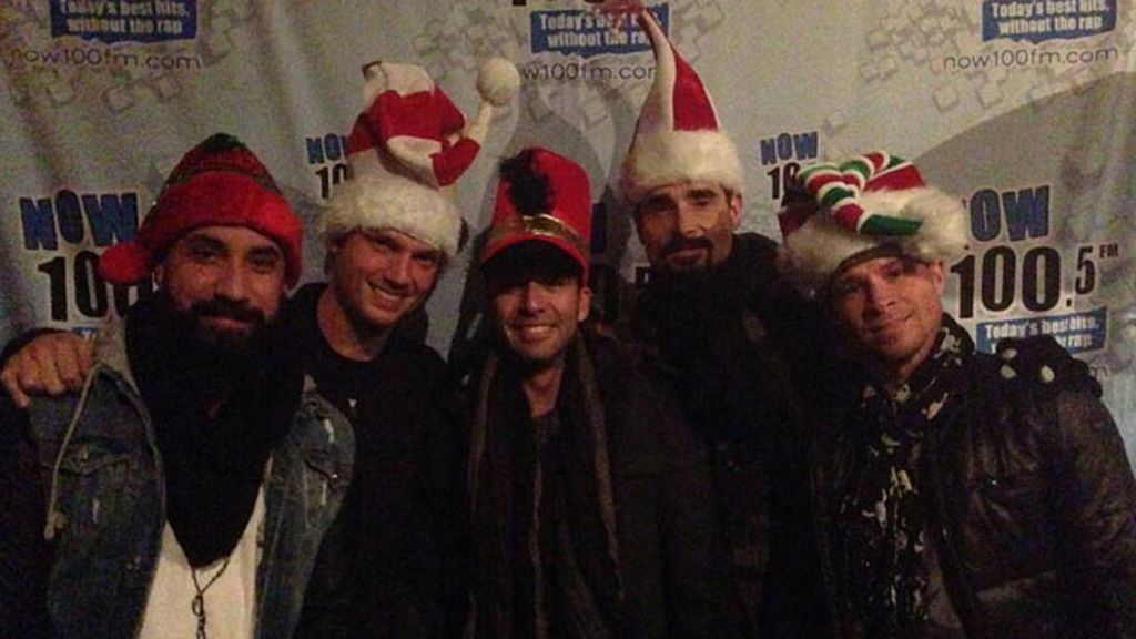 Los BackStreet Boys felicitan la Navidad con unos simpáticos gorros navideños