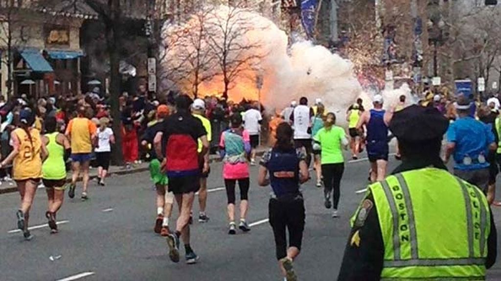 Dos explosiones siembran el caos en Boston